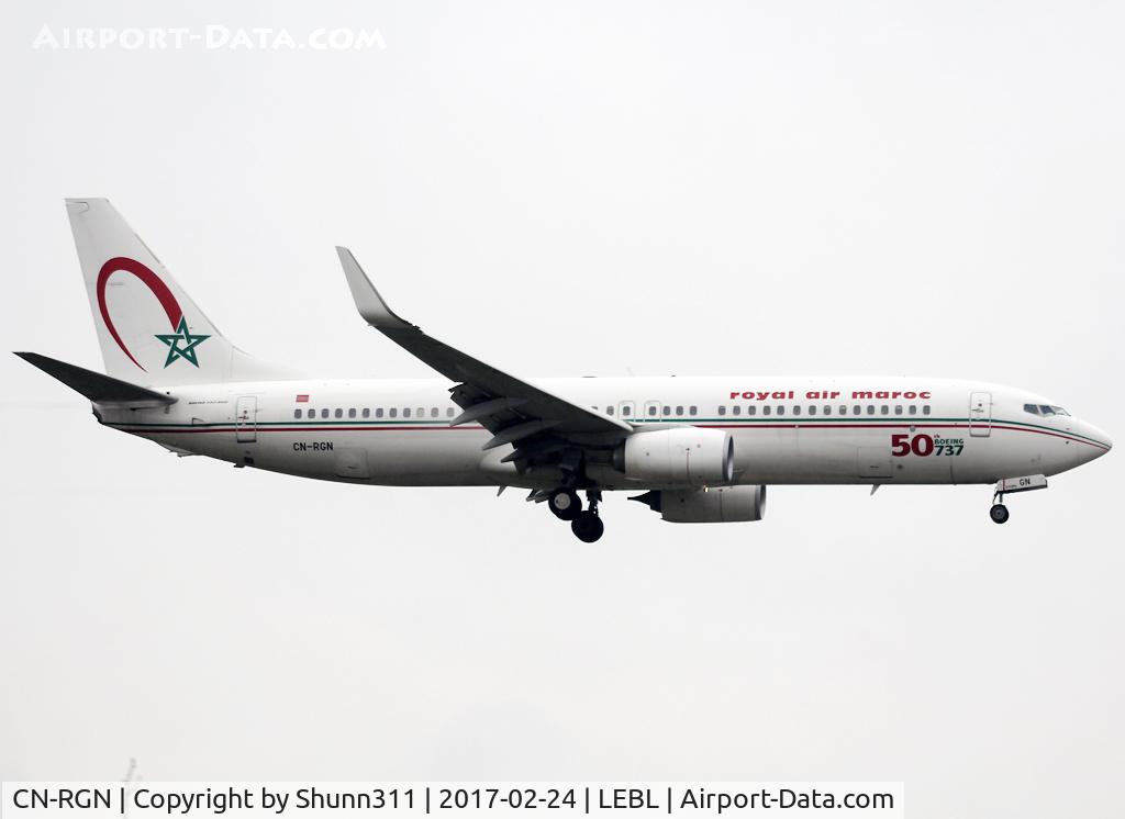CN-RGN, 2013 Boeing 737-8B6 C/N 33075, Landing rwy 25R