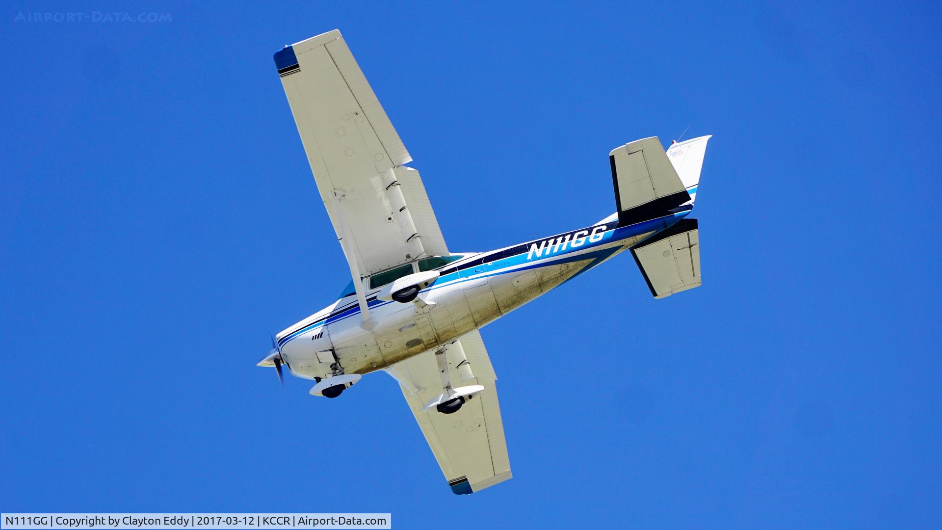 N111GG, 1972 Cessna 182P Skylane C/N 18261211, Landing 32L CCR 2017