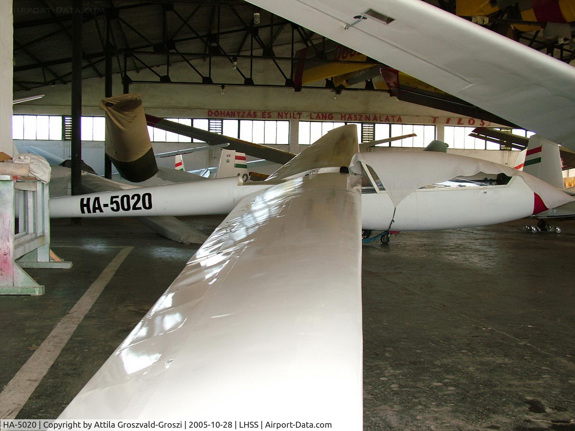 HA-5020, 1981 ICA-Brasov IS-28B2 C/N 334, Szolnok-Szandaszölös Airfield, Hungary
