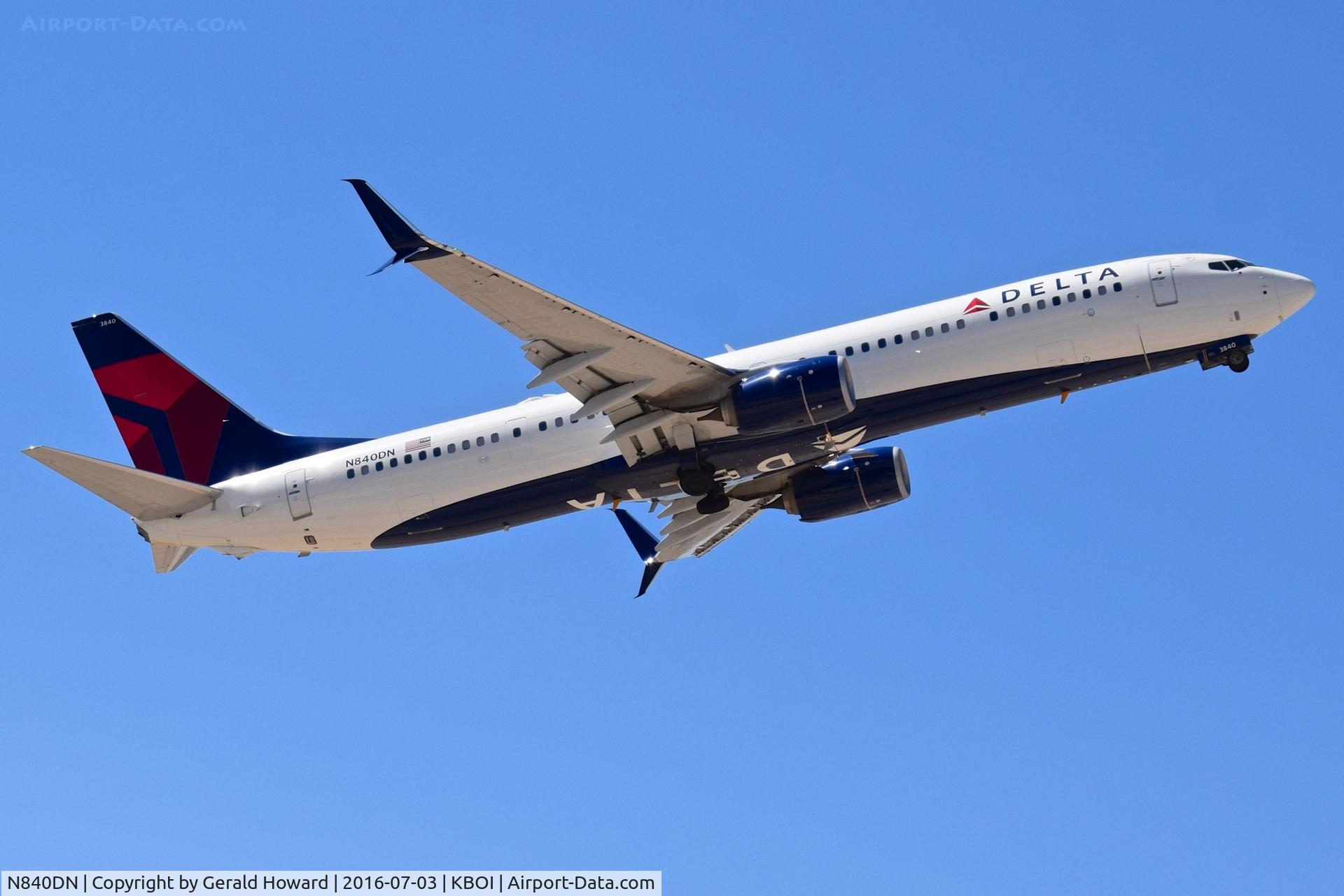 N840DN, 2015 Boeing 737-932/ER C/N 31951, Departing RWY 28R.