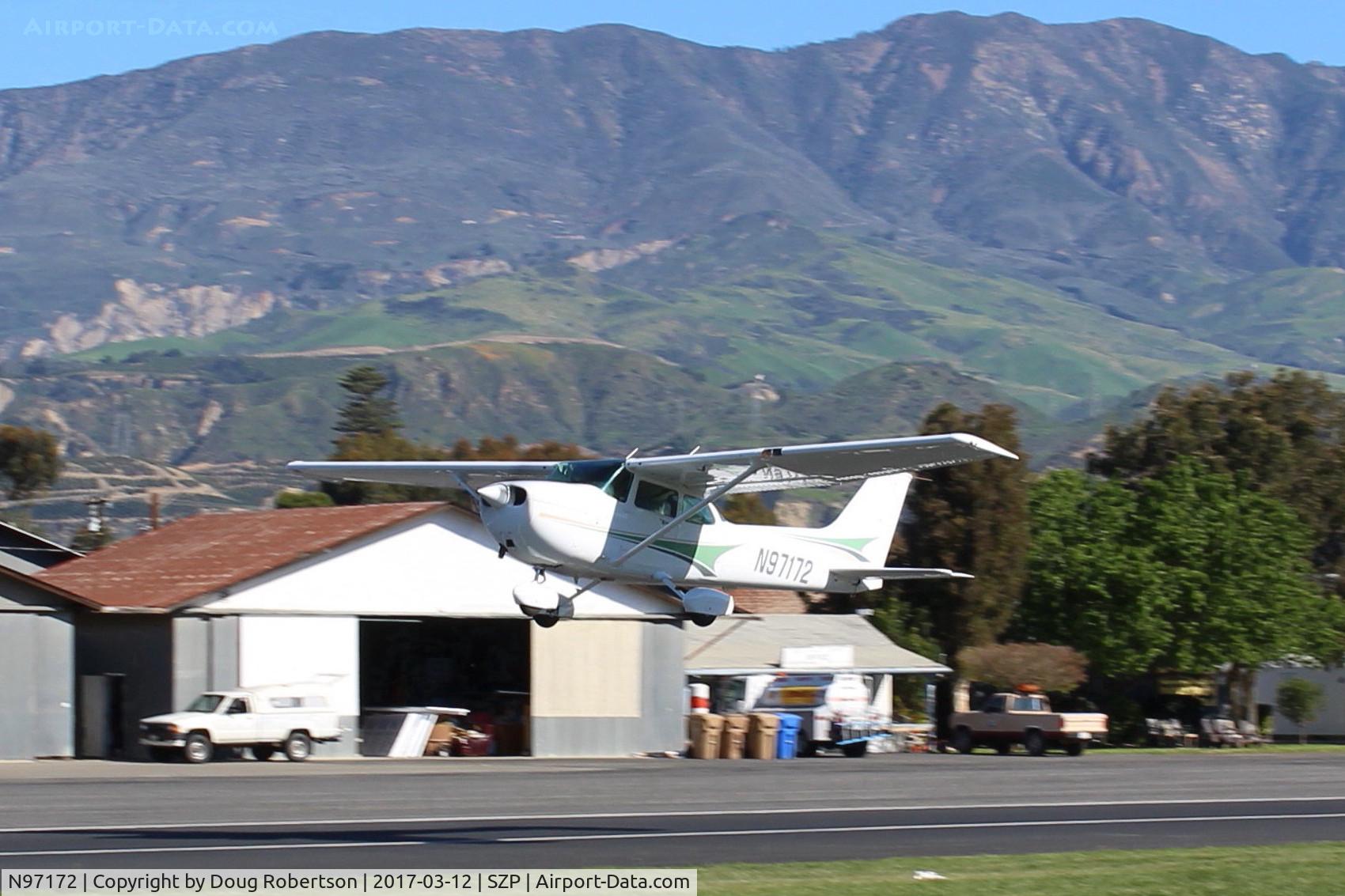 N97172, 1984 Cessna 172P C/N 17276162, 1984 Cessna 172P, Lycoming O-320-D2J 160 Hp, takeoff climb Rwy 22