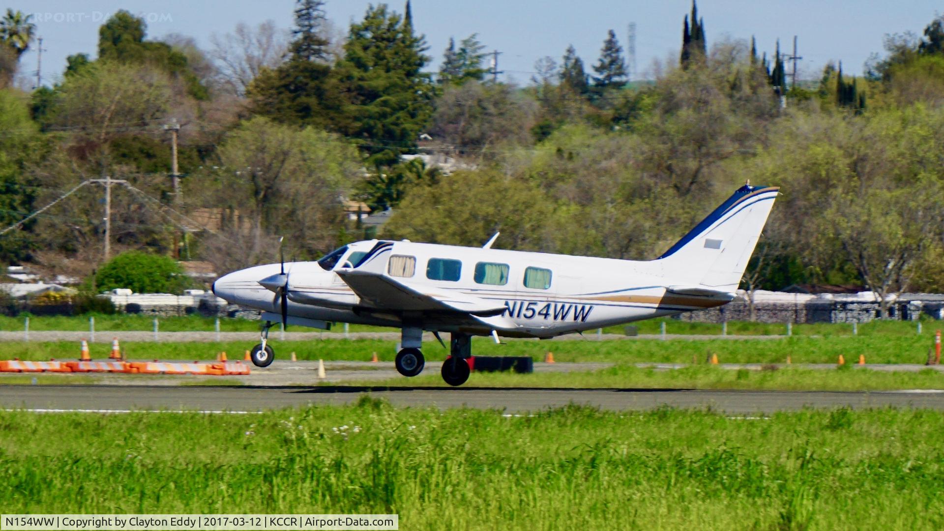 N154WW, Piper PA-31-350 Chieftain C/N 31-7952230, Landing runway 32R at Buchanan Field. 2017.