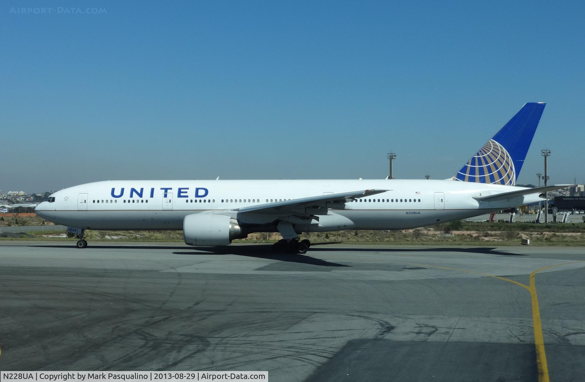 N228UA, 2002 Boeing 777-222 C/N 30556, Boeing 777-200