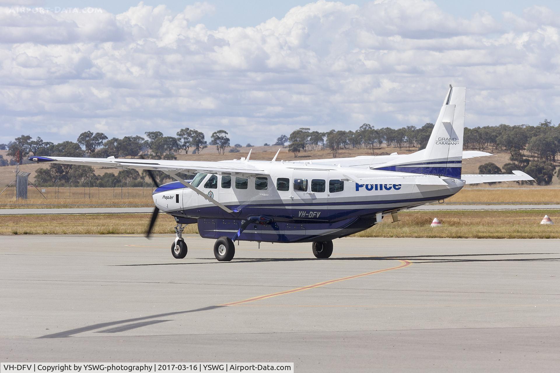 VH-DFV, 2013 Cessna 208B  Grand Caravan C/N 208B5057, New South Wales Police Force (VH-DFV) Cessna Grand Caravan 208B EX taxiing at Wagga Wagga Airport