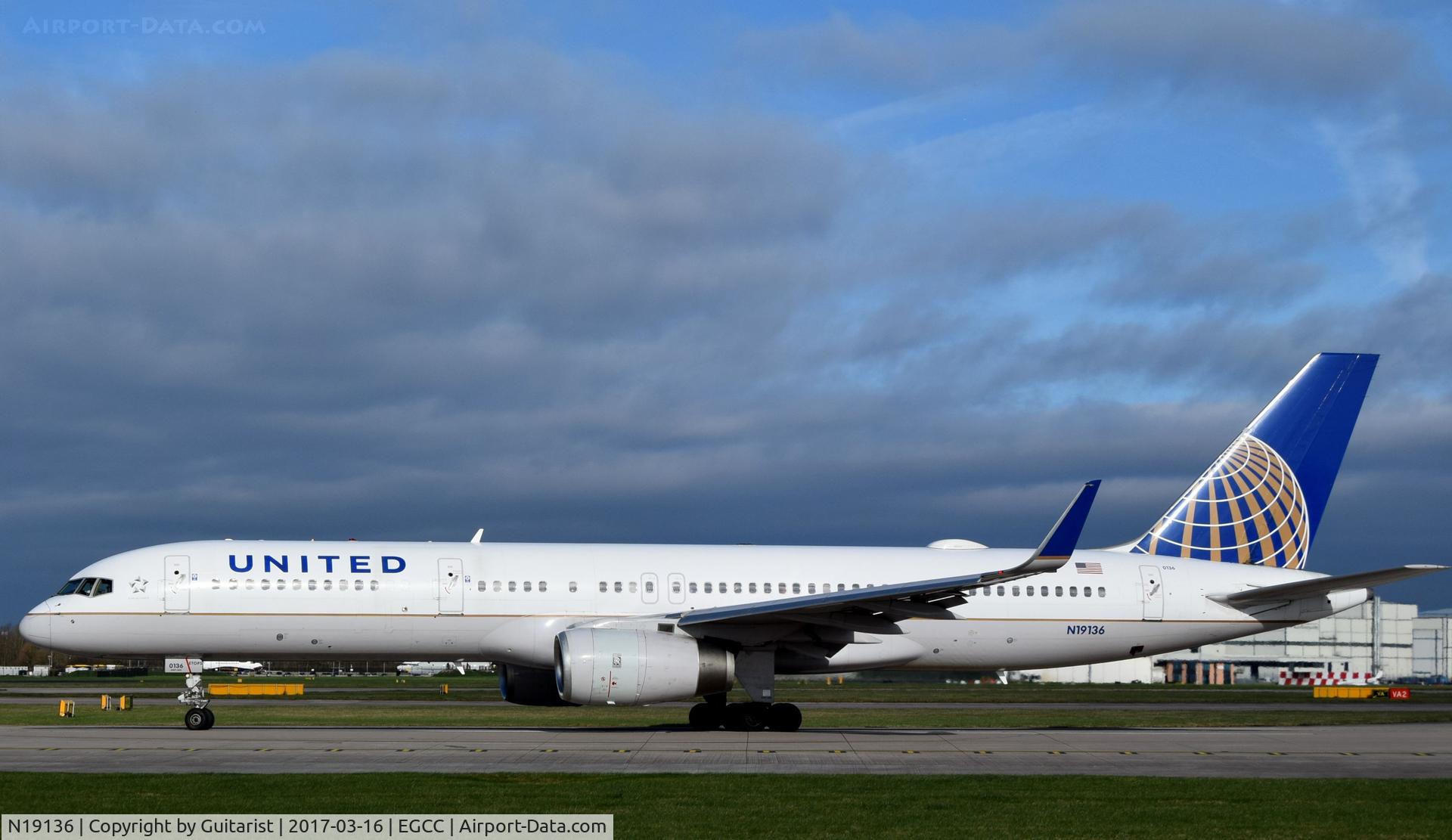 N19136, 1999 Boeing 757-224 C/N 29285, At Manchester