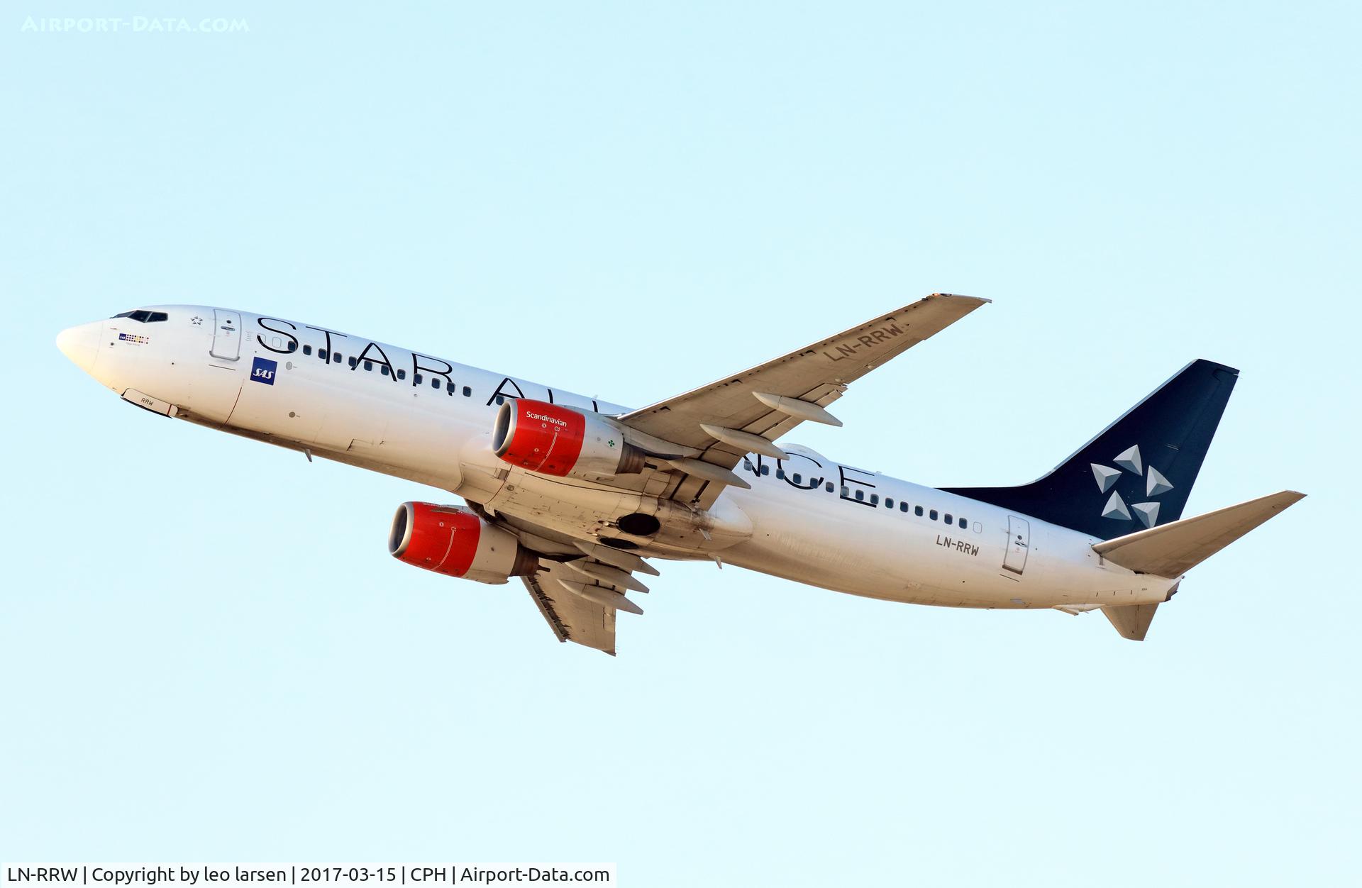 LN-RRW, 2004 Boeing 737-883 C/N 32277, Copenhagen 15.3.2017