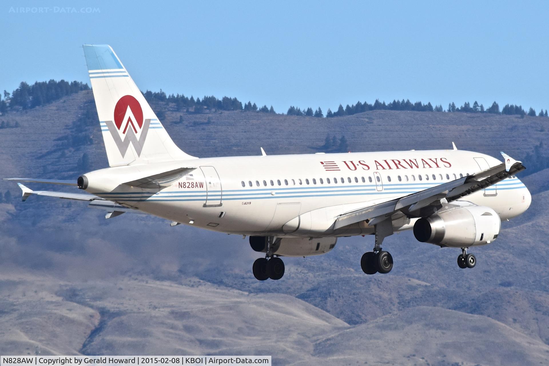 N828AW, 2001 Airbus A319-132 C/N 1552, On final for RWY 10L.