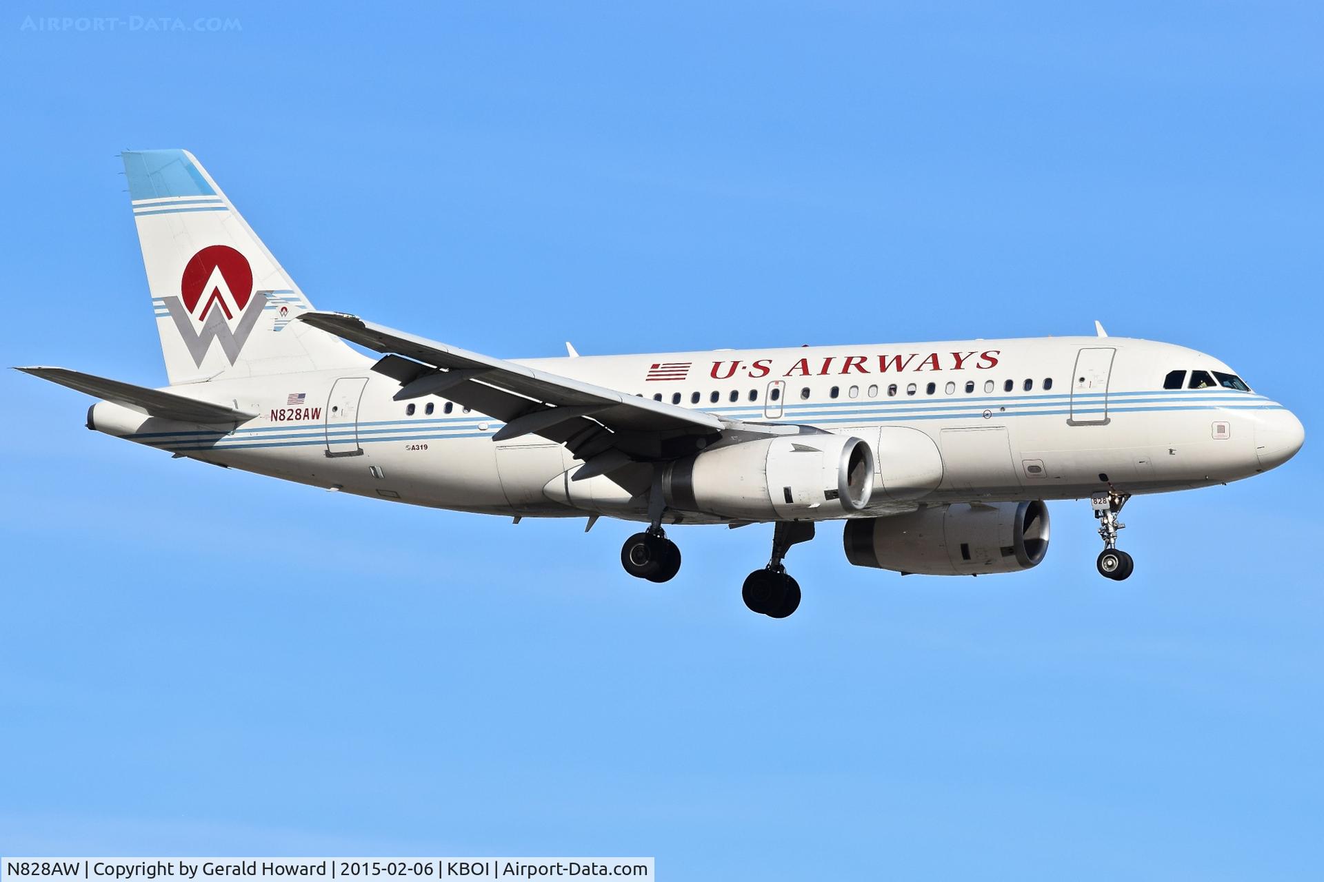 N828AW, 2001 Airbus A319-132 C/N 1552, On approach for RWY 10L.