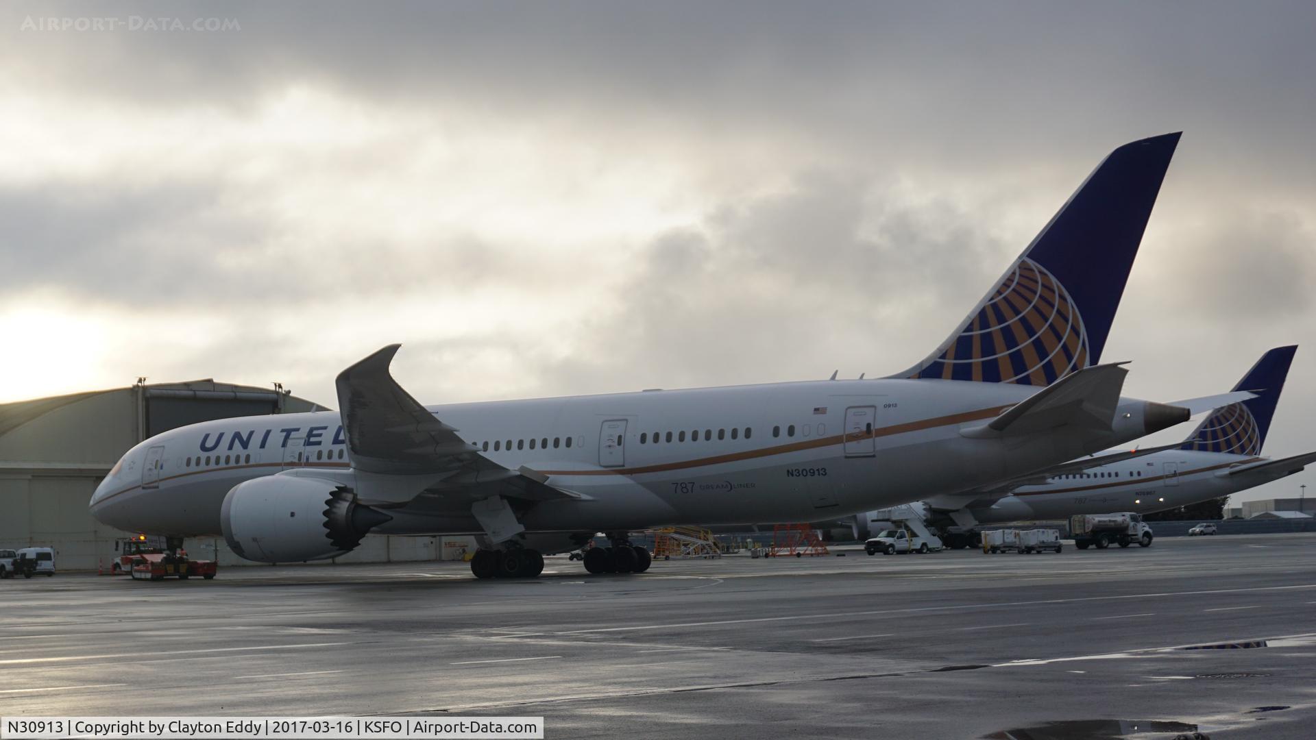 N30913, 2014 Boeing 787-8 Dreamliner C/N 35879, SFO 2017
