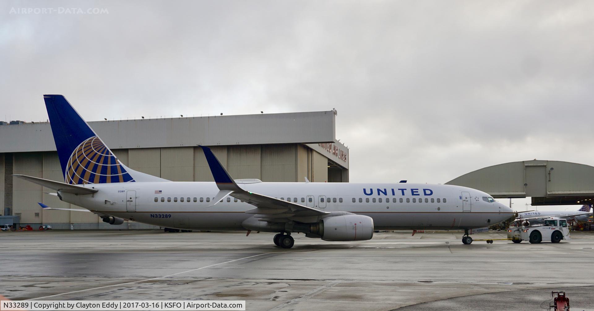 N33289, 2004 Boeing 737-824 C/N 31607, SFO 2017