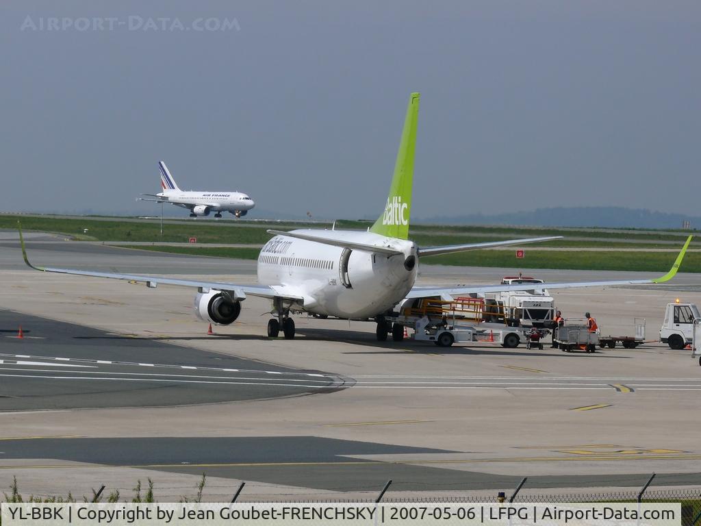 YL-BBK, 1998 Boeing 737-33V C/N 29332, Air Baltic at CDG terminal 1