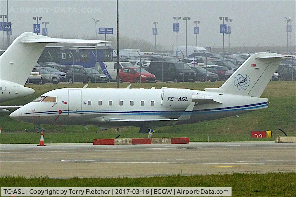 TC-ASL, 2004 Bombardier Challenger 604 (CL-600-2B16) C/N 5595, At London Luton in the UK