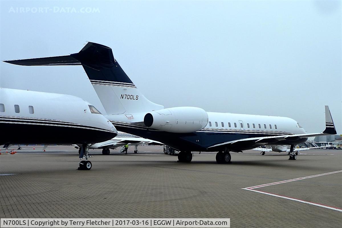 N700LS, 2006 Bombardier BD-700-1A11 Global 5000 C/N 9217, At London Luton in the UK