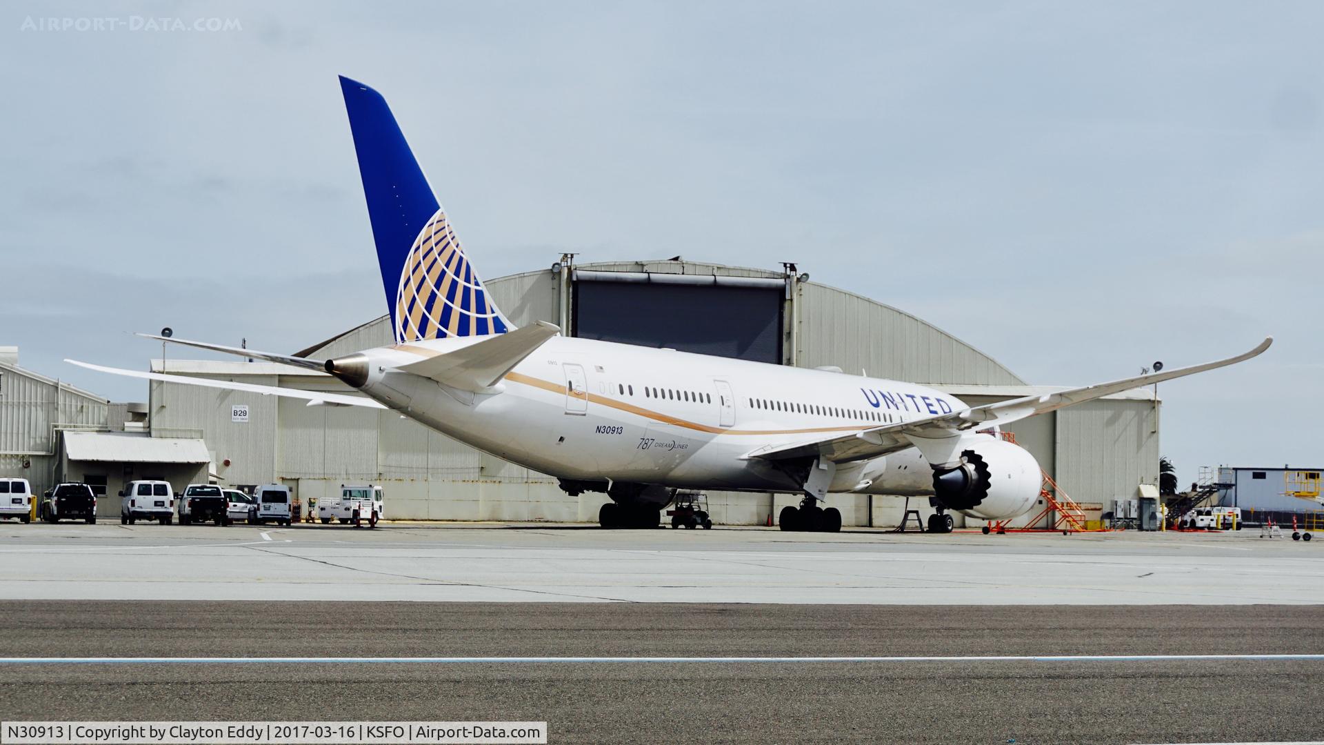 N30913, 2014 Boeing 787-8 Dreamliner C/N 35879, SFO 2017