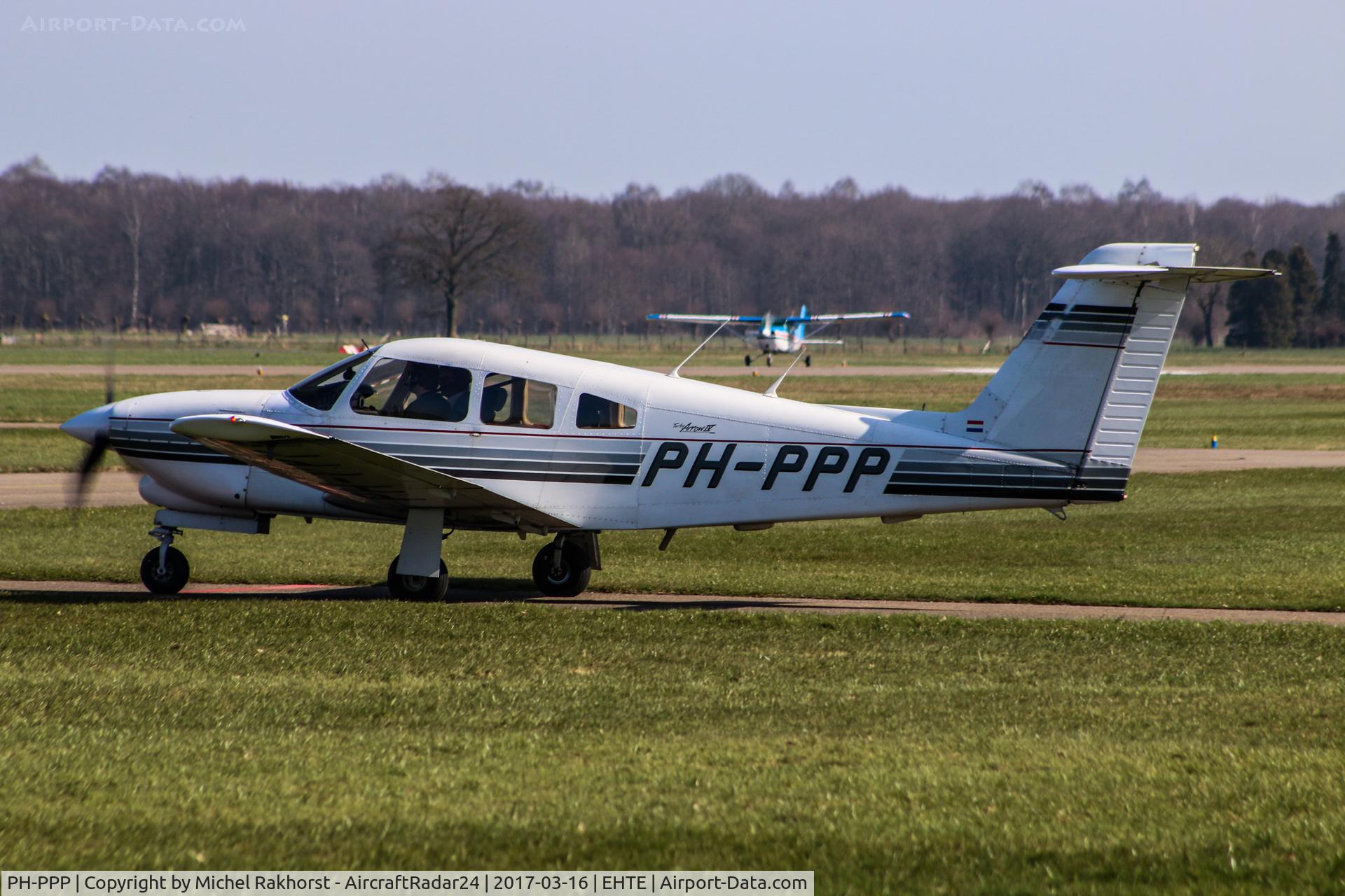 PH-PPP, Piper PA-28RT-201T Turbo Arrow IV C/N 28R-7931020, PH-PPP Taxing @ EHTE - Teuge Airport