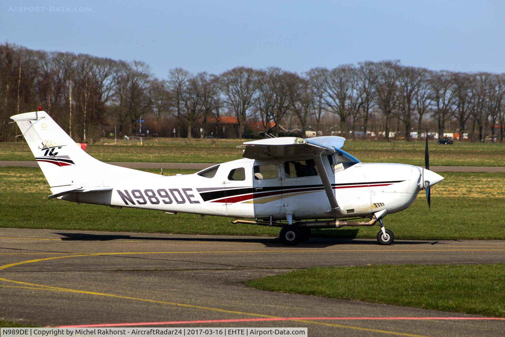 N989DE, 2000 Cessna T206H Turbo Stationair C/N T2068001, N989DE taxing after landing @ EHTE - Teuge Airport