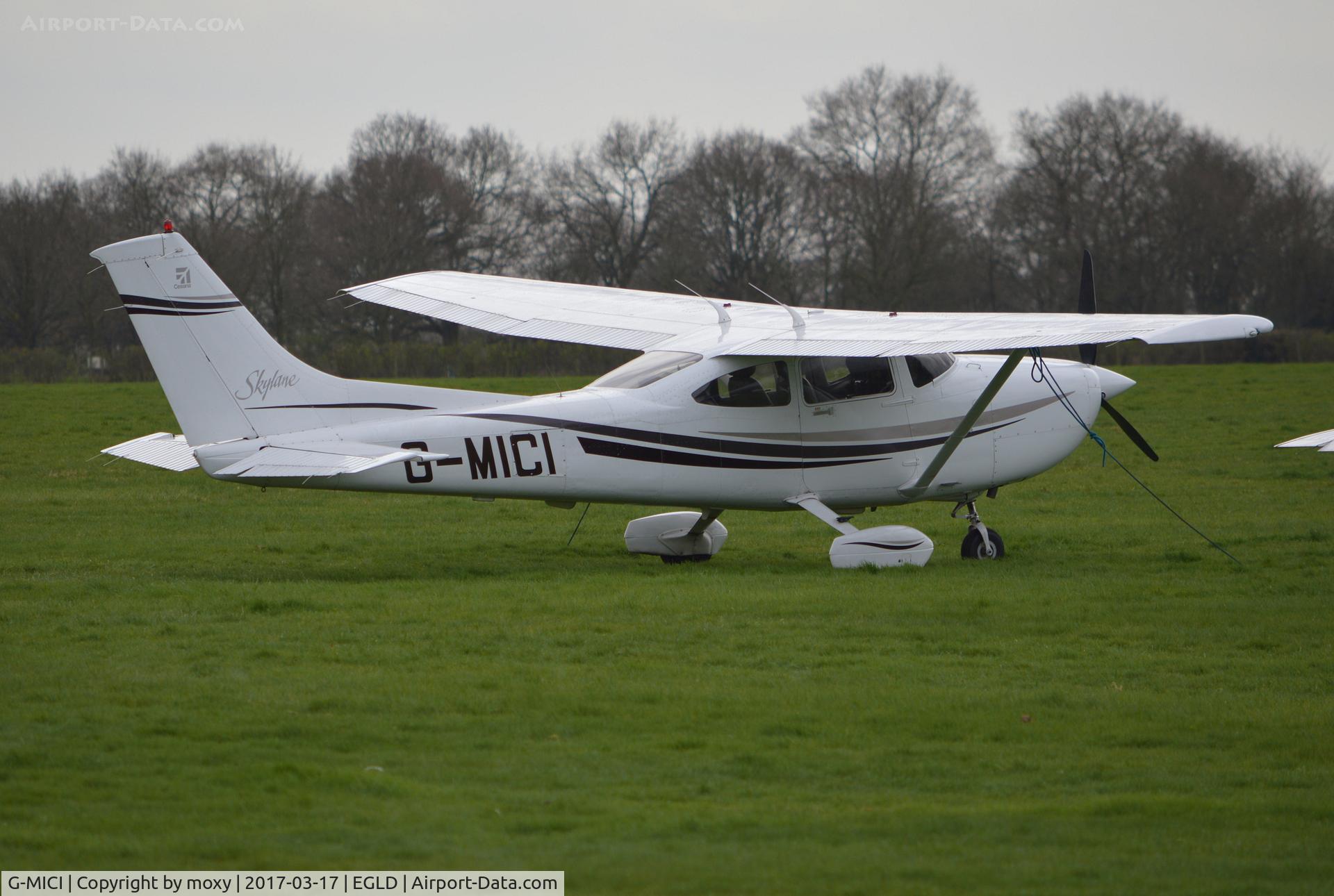G-MICI, 1999 Cessna 182S Skylane C/N 182-80546, Cessna 182S Skylane at Denham.