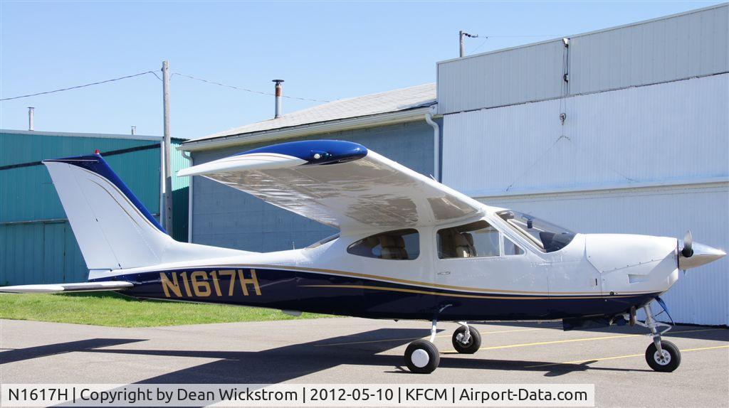 N1617H, 1975 Cessna 177RG Cardinal C/N 177RG0790, At KFCM