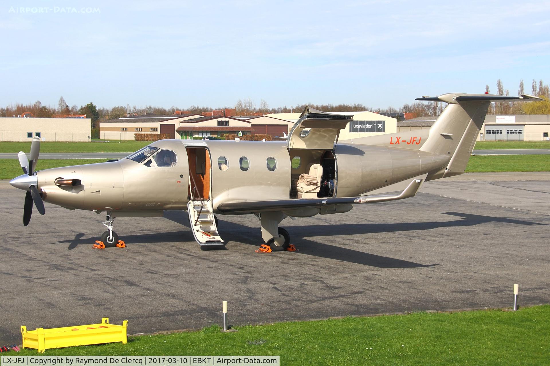 LX-JFJ, 2005 Pilatus PC-12/45 C/N 678, Waiting for the next flight.