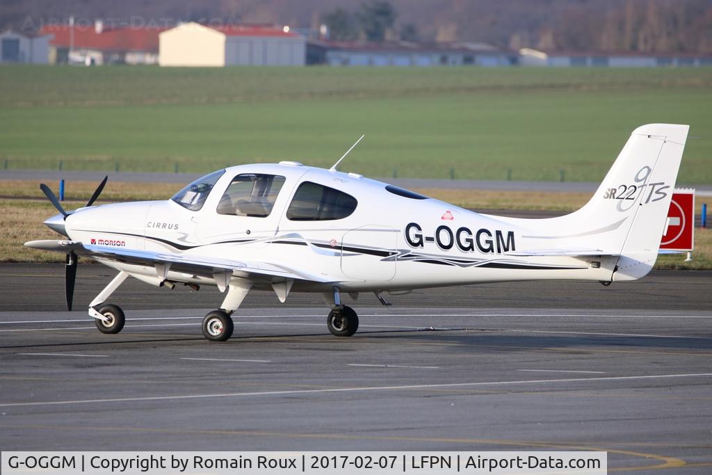 G-OGGM, 2005 Cirrus SR22 GTS C/N 1382, Parked