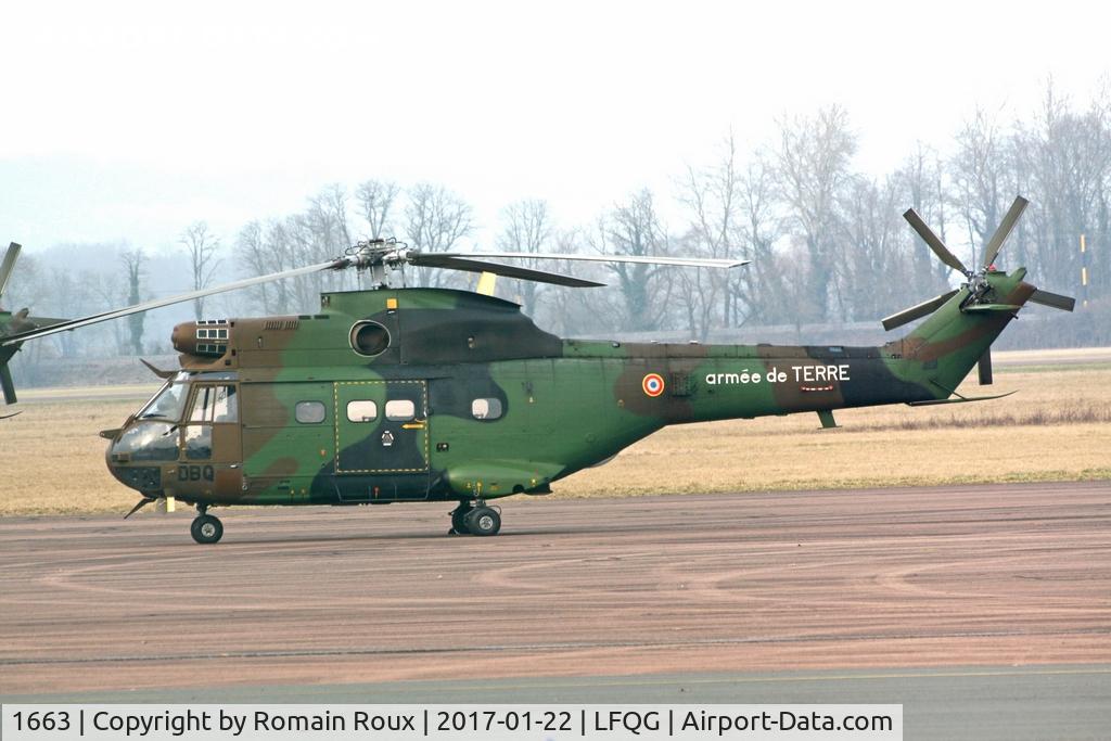 1663, Aérospatiale SA-330B Puma C/N 1663, Parked