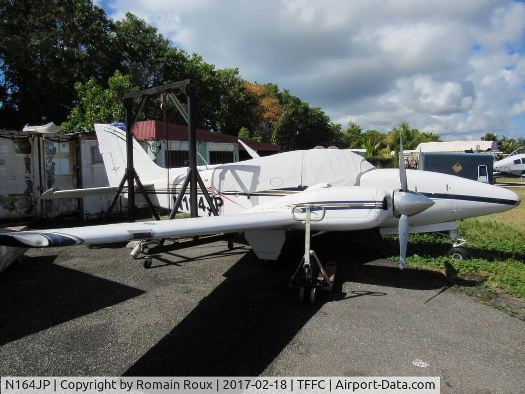 N164JP, 1971 Beech 58 Baron C/N TH-189, Parked