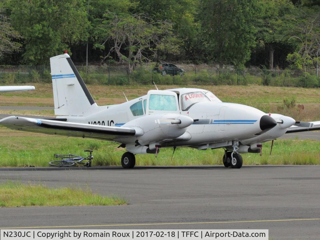 N230JC, 1977 Piper PA-23-250 Aztec F C/N 27-7854011, Parked