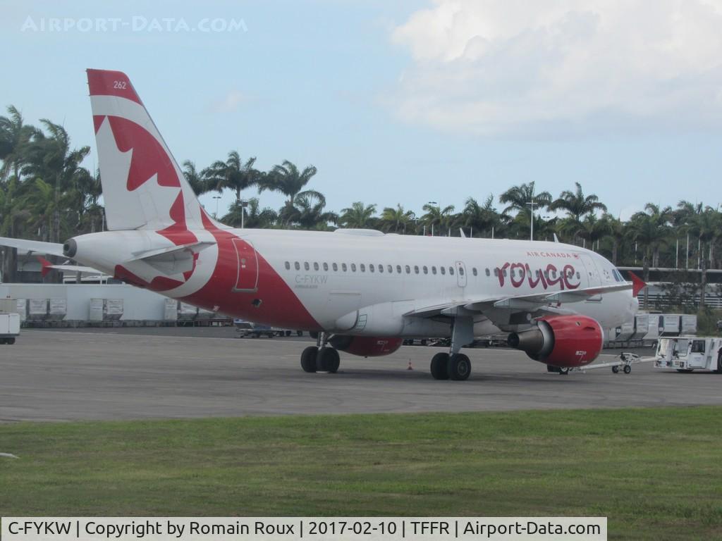 C-FYKW, 1997 Airbus A319-114 C/N 695, Parked