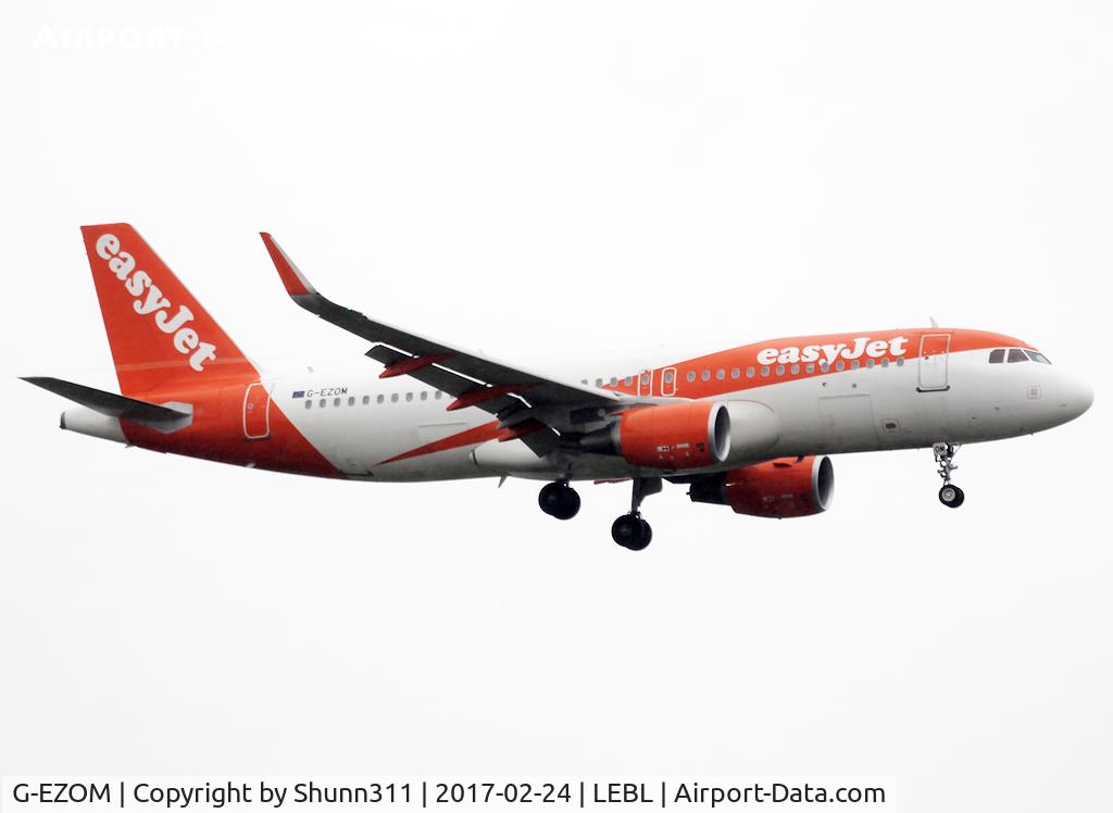 G-EZOM, 2015 Airbus A320-214 C/N 6587, Landing rwy 25R