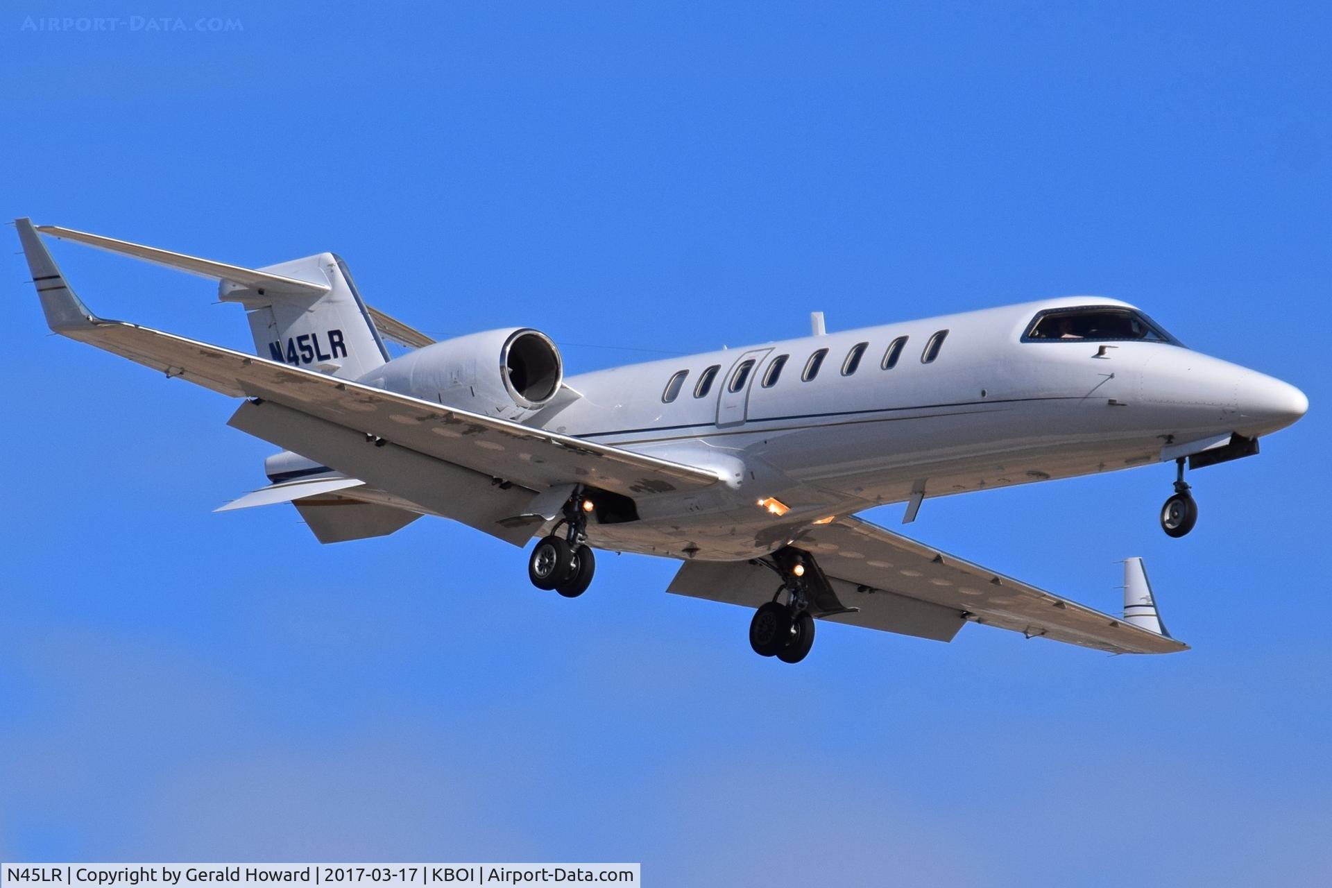 N45LR, 1998 Learjet 45 C/N 013, Landing RWY 10L.