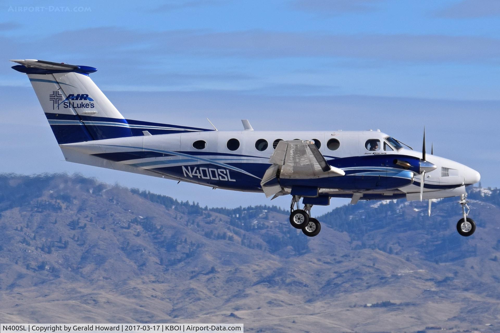 N400SL, 1980 Beech 200 Super King Air C/N BB-697, Landing RWY 10R.