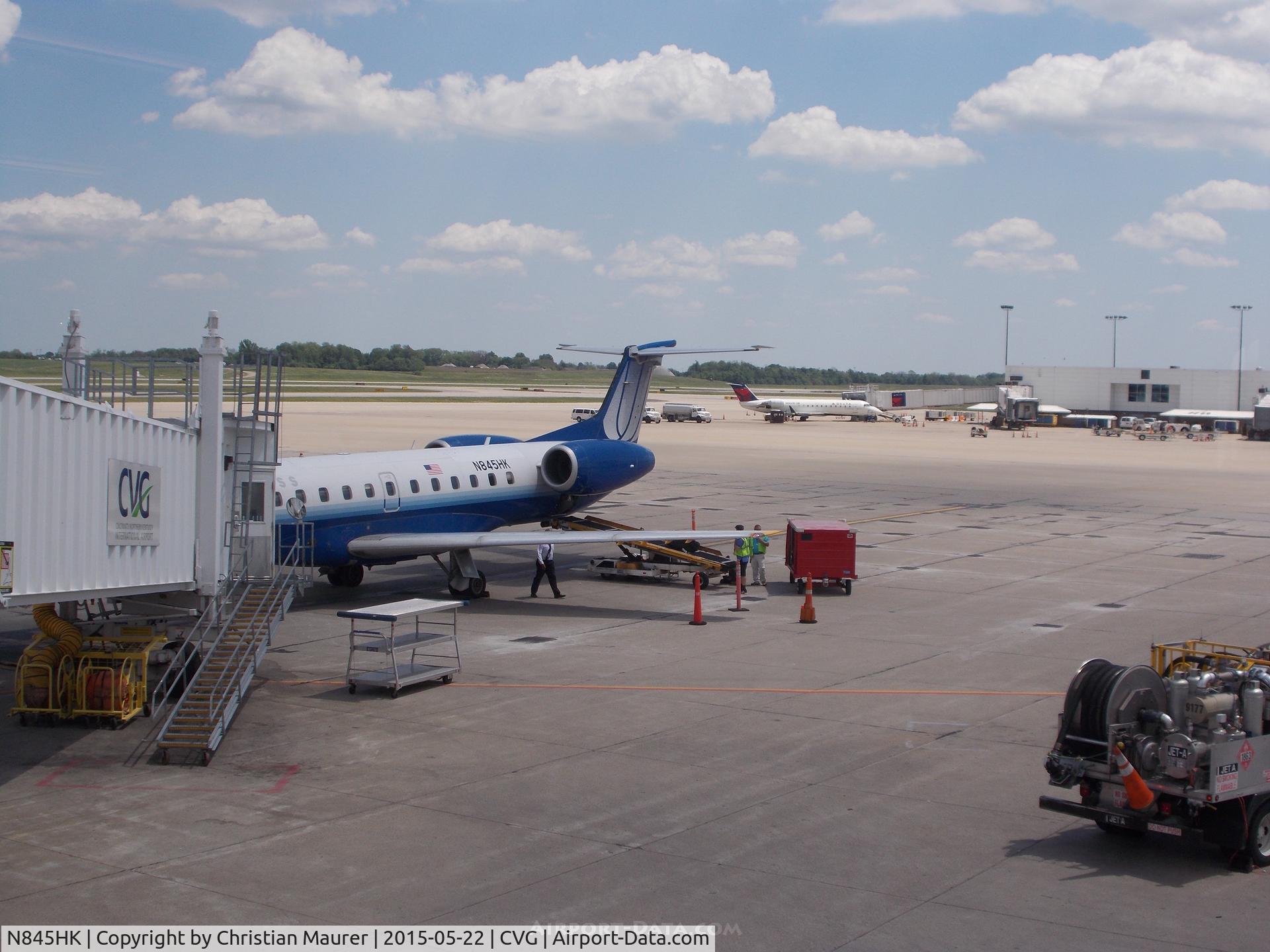 N845HK, 2004 Embraer ERJ-145LR (EMB-145LR) C/N 14500842, A classic Tulip