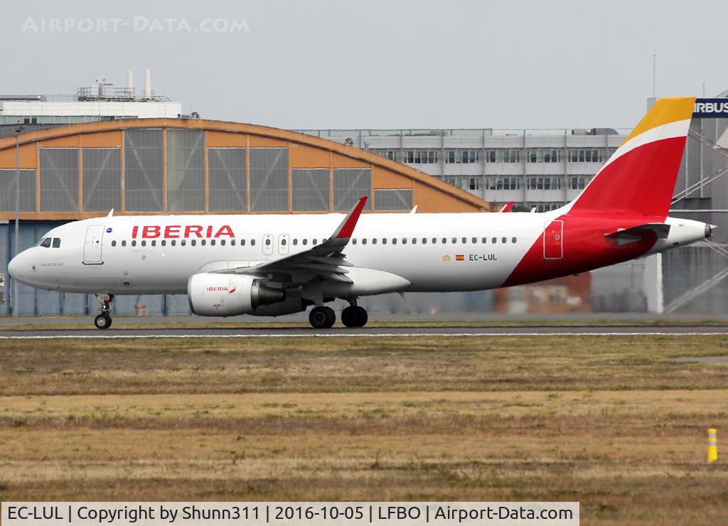 EC-LUL, 2013 Airbus A320-216 C/N 5486, Ready for take off from rwy 32R
