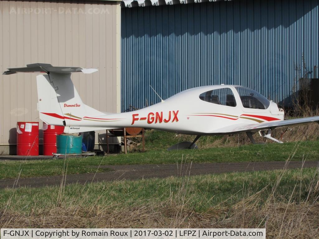 F-GNJX, Diamond DA-40 Diamond Star C/N 40.026, Parked