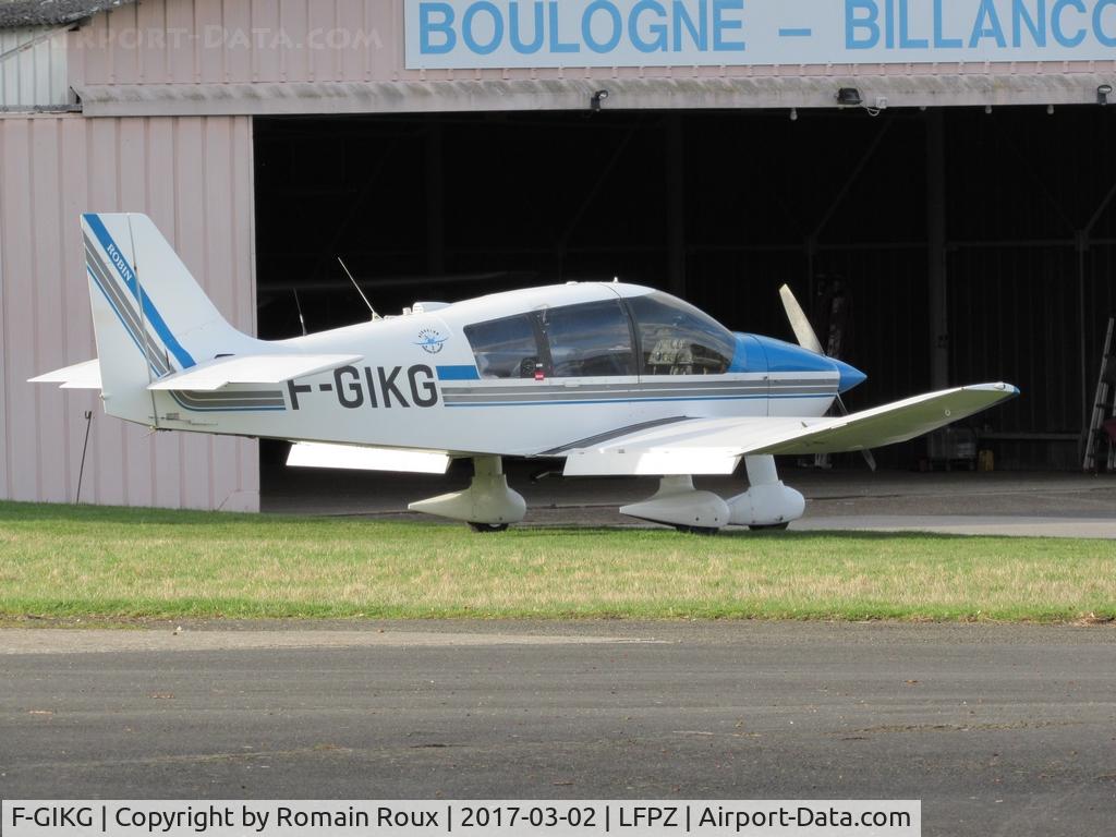 F-GIKG, Robin DR-400-140B Major C/N 1930, Parked
