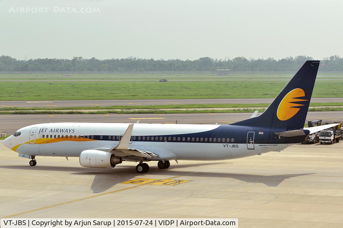 VT-JBS, 2010 Boeing 737-85R C/N 36698, Taxiing out for departure from IGIA T-3.