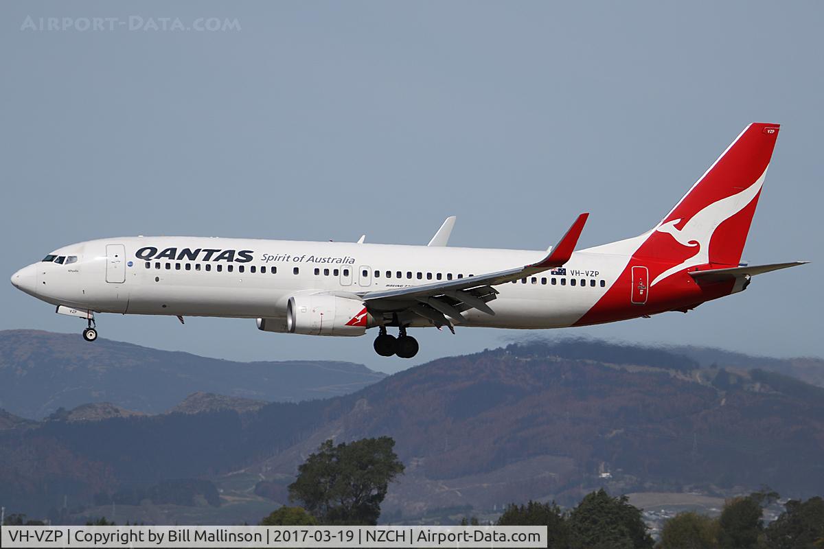 VH-VZP, 2011 Boeing 737-838 C/N 39362, QF135 from BNE