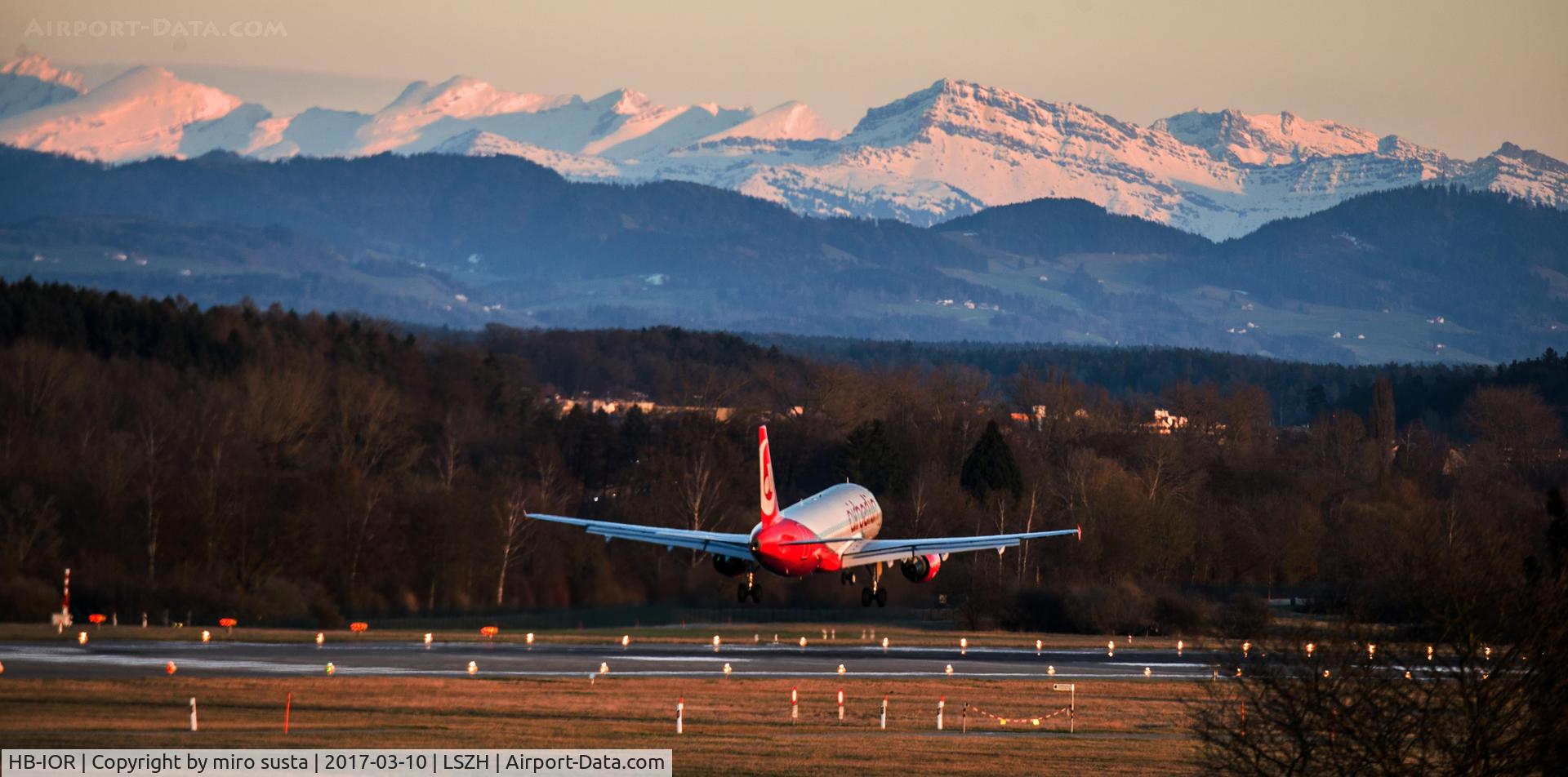 HB-IOR, 2009 Airbus A320-214 C/N 4033, Air Berlin Airbus A320-214 airplane landing at Zurich-Kloten Interantional Airport, Switzerland