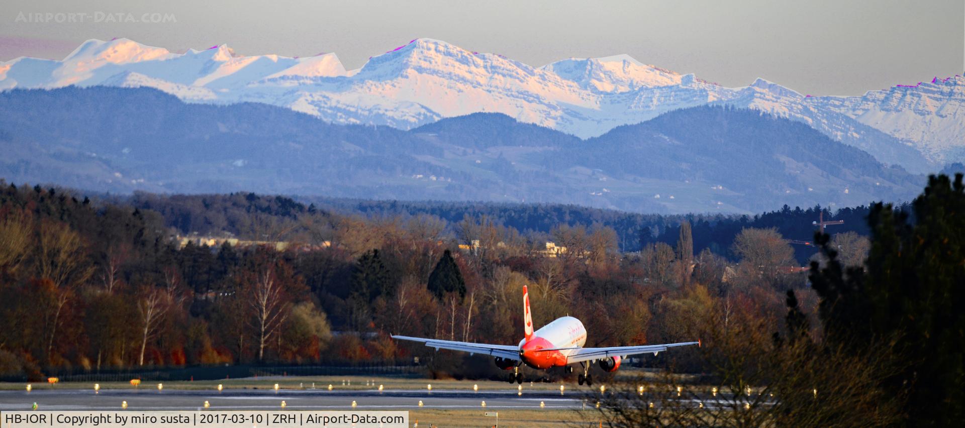 HB-IOR, 2009 Airbus A320-214 C/N 4033, Air Berlin Airbus A320-214 airplane landing at Zurich-Kloten Interantional Airport, Switzerland