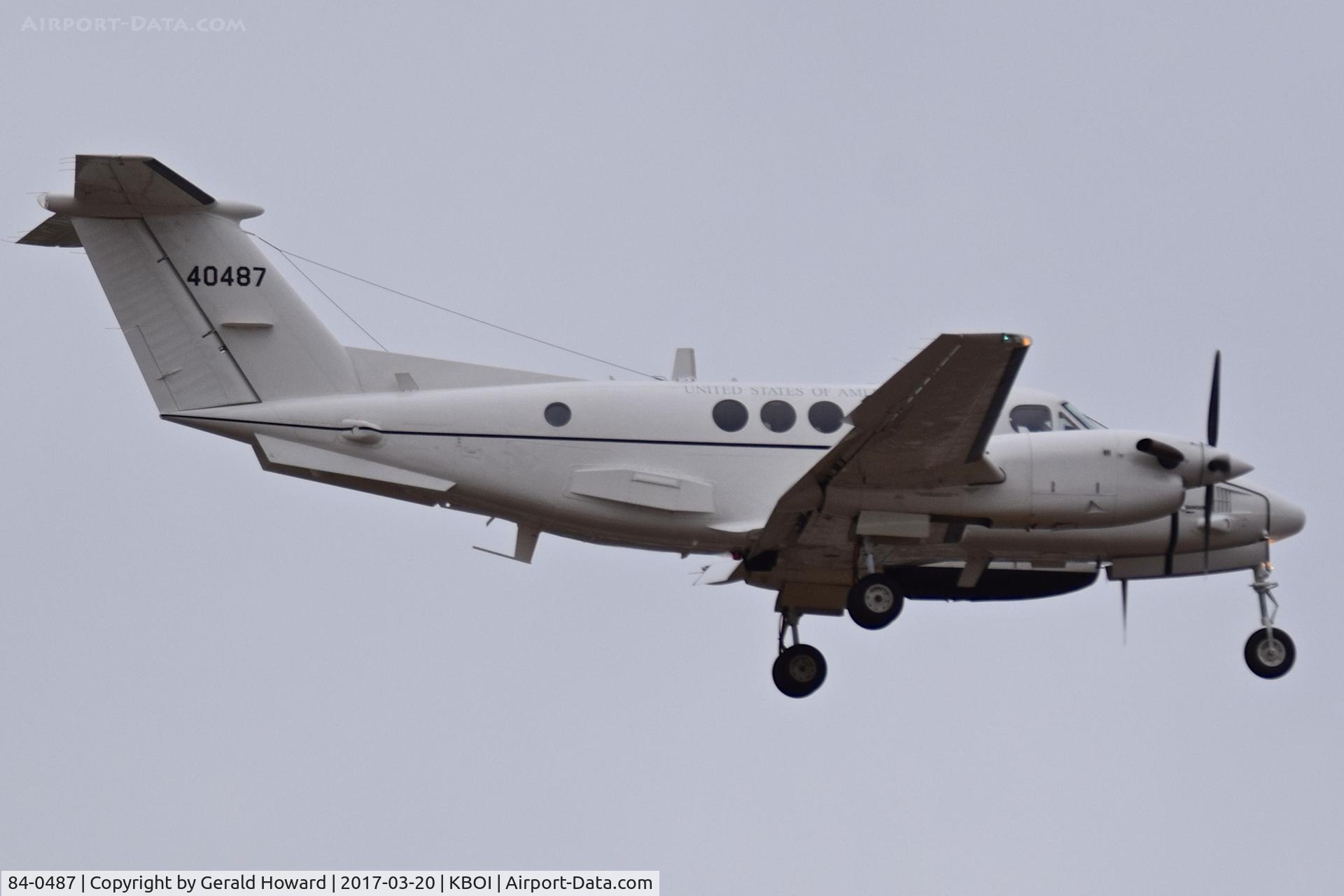 84-0487, 1984 Beech C-12F Huron C/N BL-121, Landing RWY 10R.