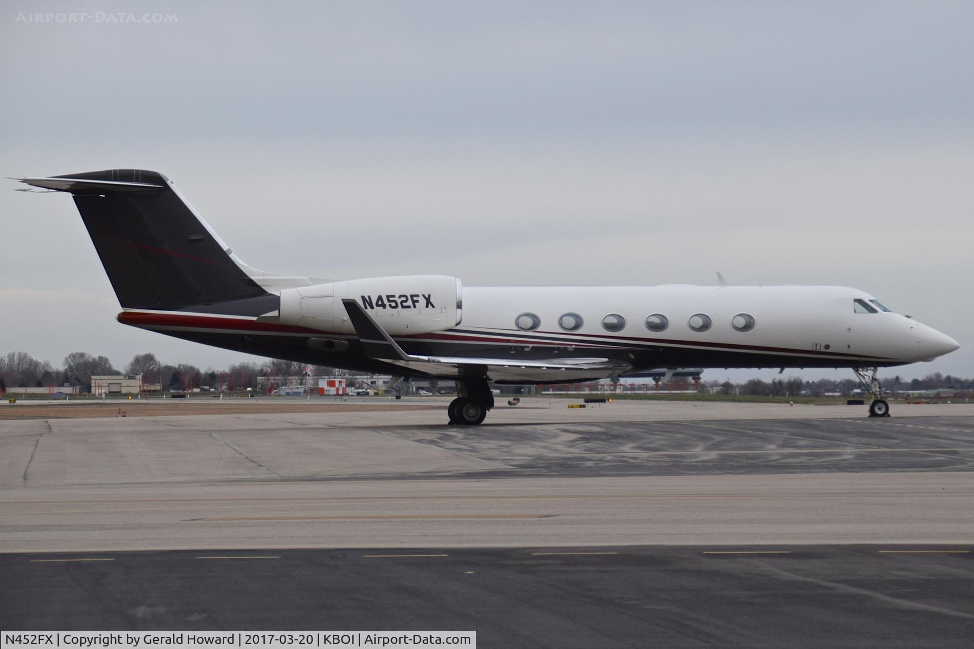 N452FX, 2015 Gulfstream Aerospace GIV-X (G450) C/N 4334, Parked on north GA ramp.