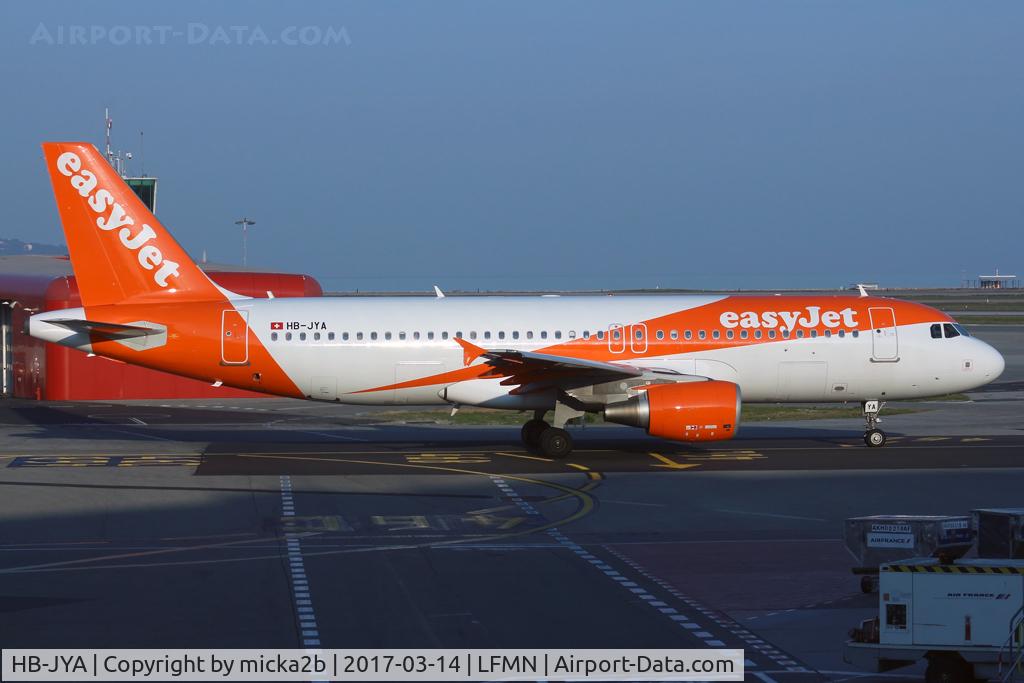 HB-JYA, 2010 Airbus A320-214 C/N 4250, Taxiing