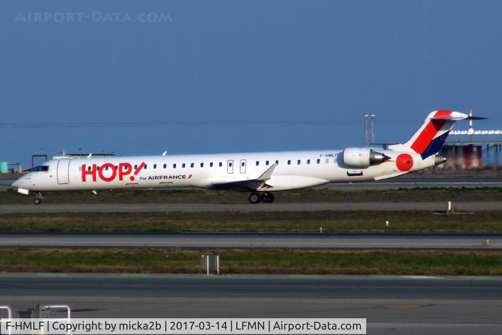 F-HMLF, 2010 Bombardier CRJ-1000EL NG (CL-600-2E25) C/N 19010, Taxiing