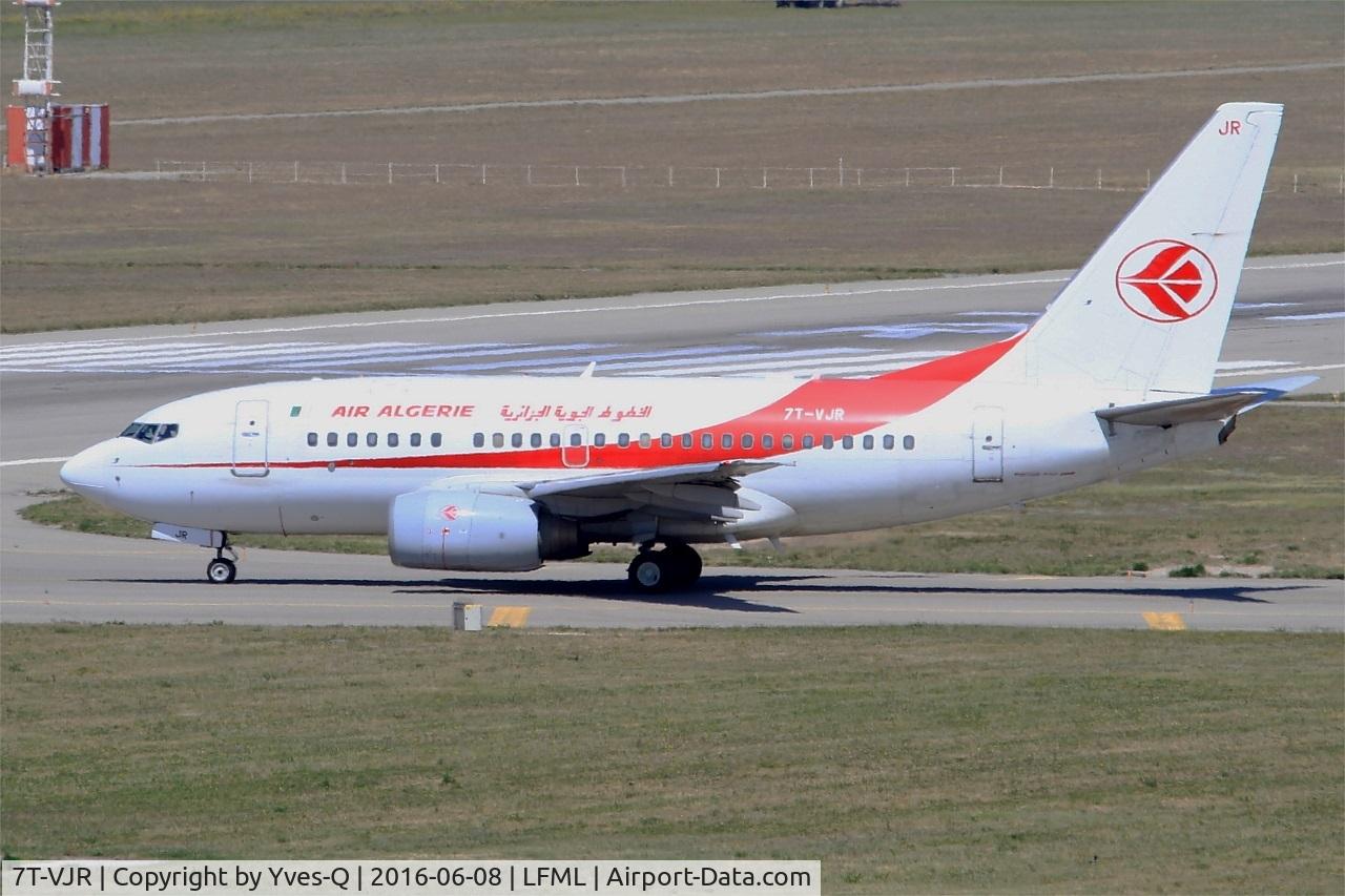 7T-VJR, 2002 Boeing 737-6D6 C/N 30545, Boeing 737-6D6, Holding point rwy 31R, Marseille-Provence Airport (LFML-MRS)