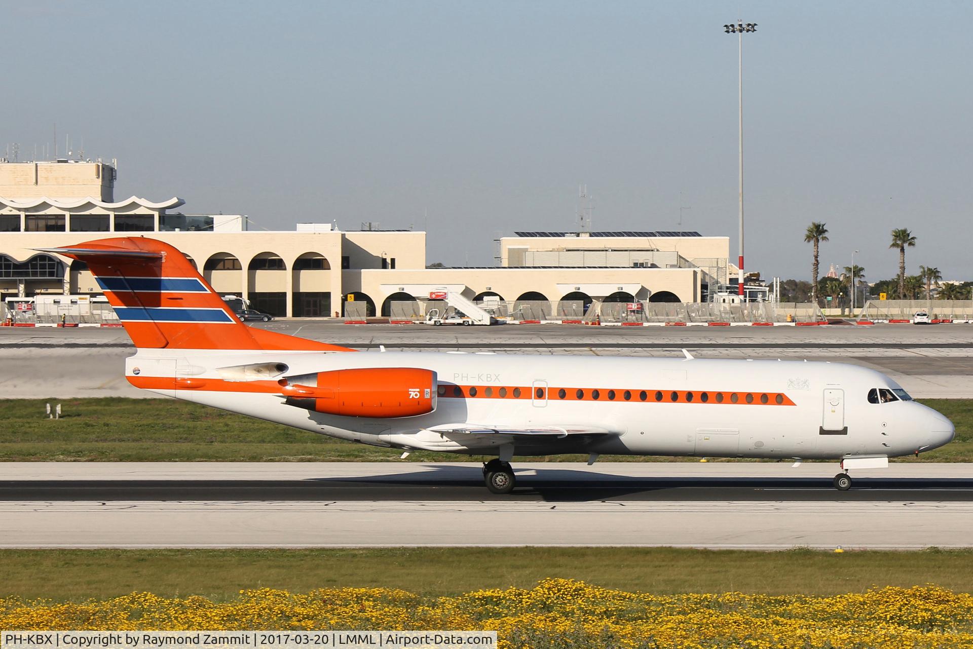 PH-KBX, 1996 Fokker 70 (F-28-0070) C/N 11547, Fokker70 PH-KBX Netherlands Government