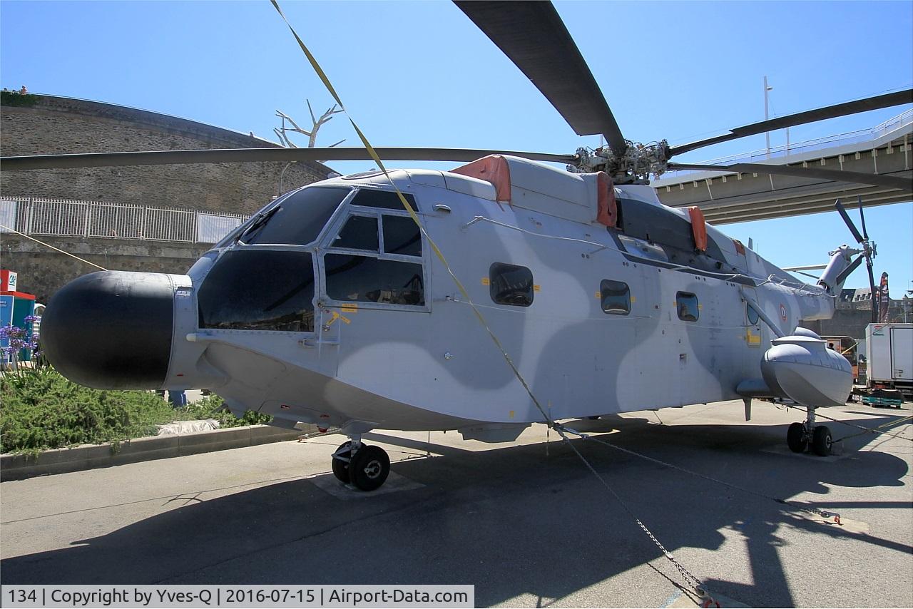 134, Aérospatiale SA-321G Super Frelon C/N 134, Aerospatiale SA-321G Super Frelon , Exposed at Naval Base in Brest