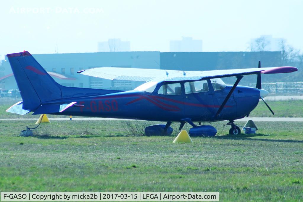 F-GASO, Reims F172N Skyhawk C/N 1522, Parked