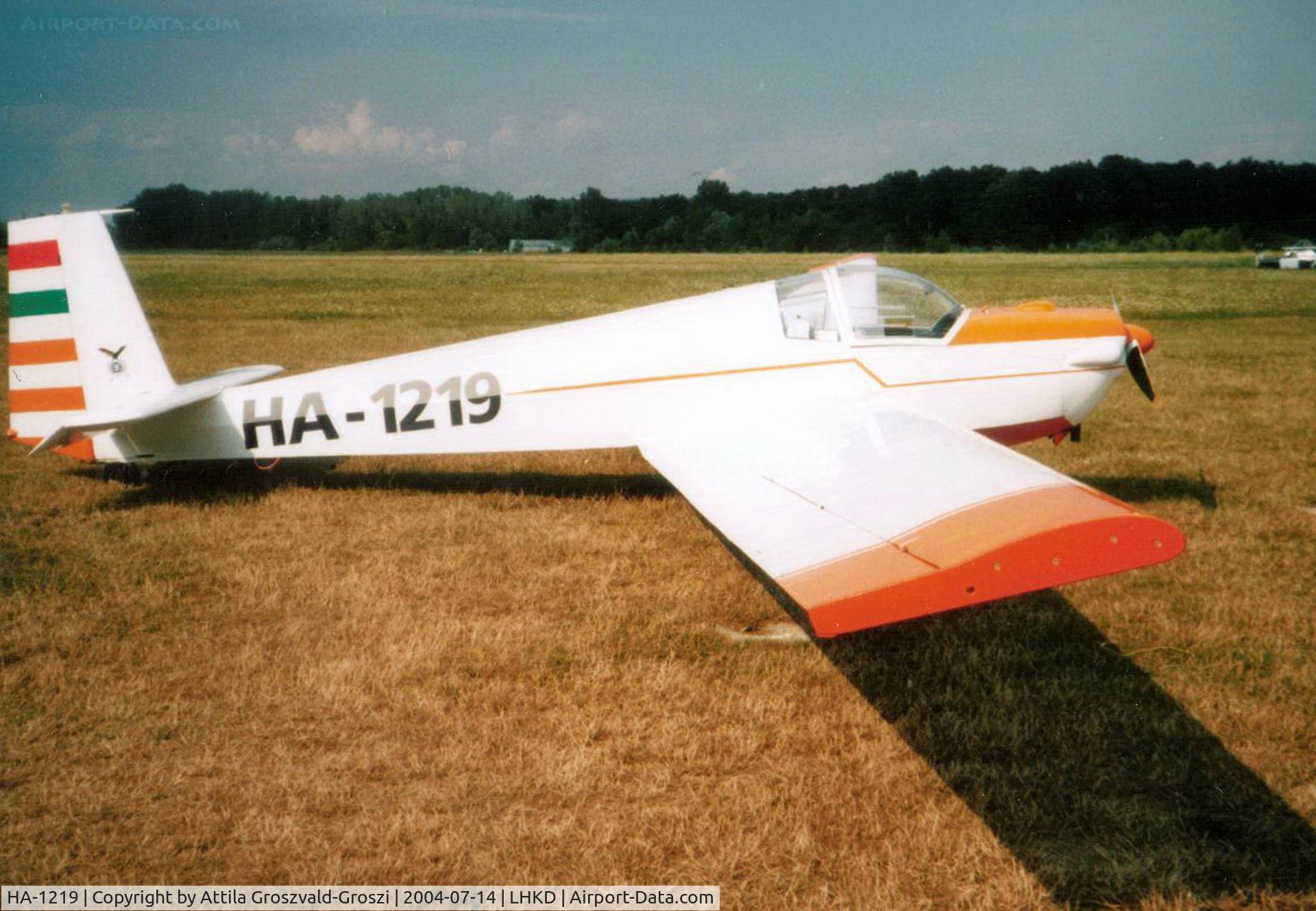 HA-1219, 1976 Scheibe SF-25C Falke C/N 44151, Kecskéd Airfield, Hungary