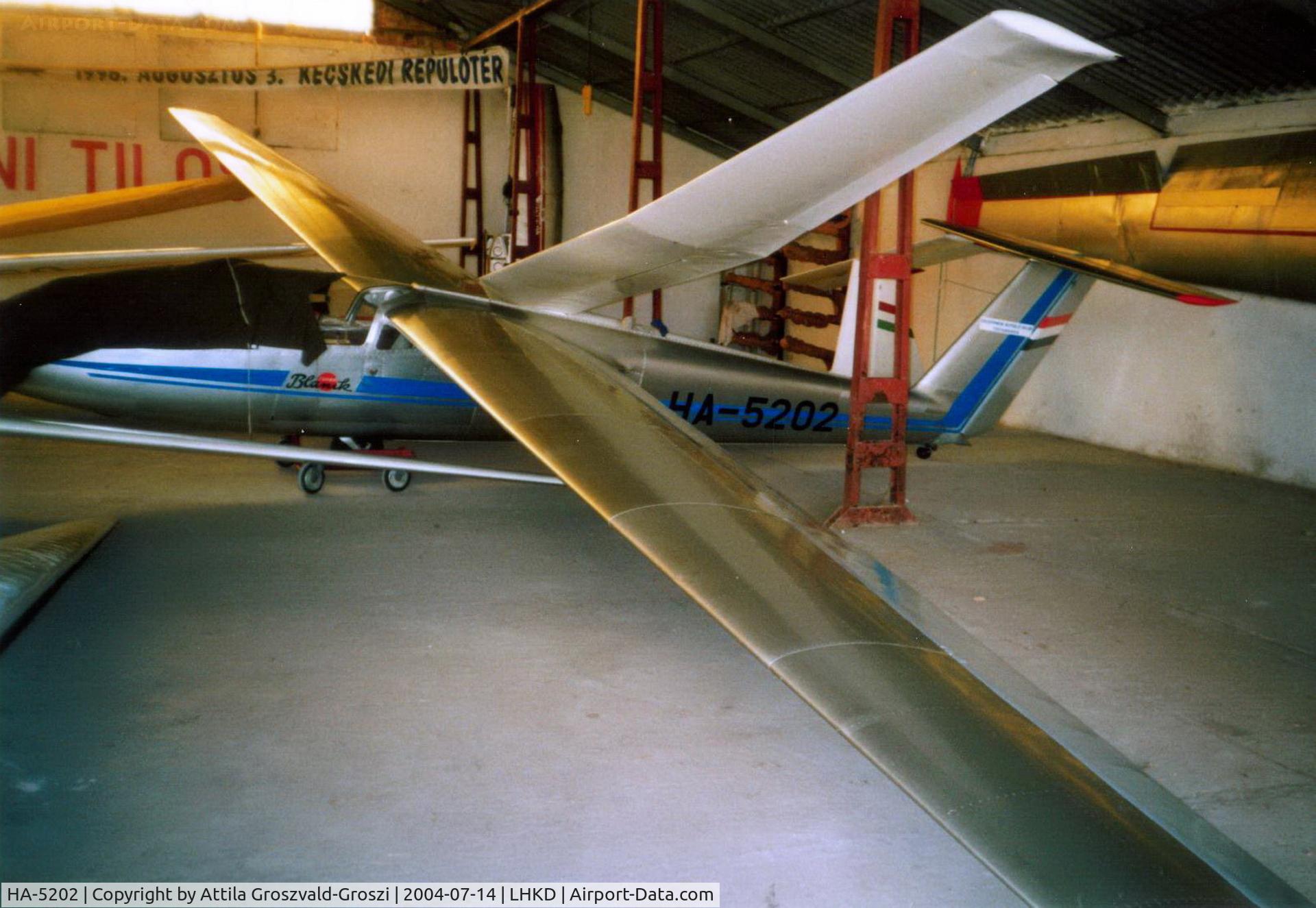 HA-5202, 1989 Let L-23 Super Blanik C/N 897520, Kecskéd Airfield, Hungary