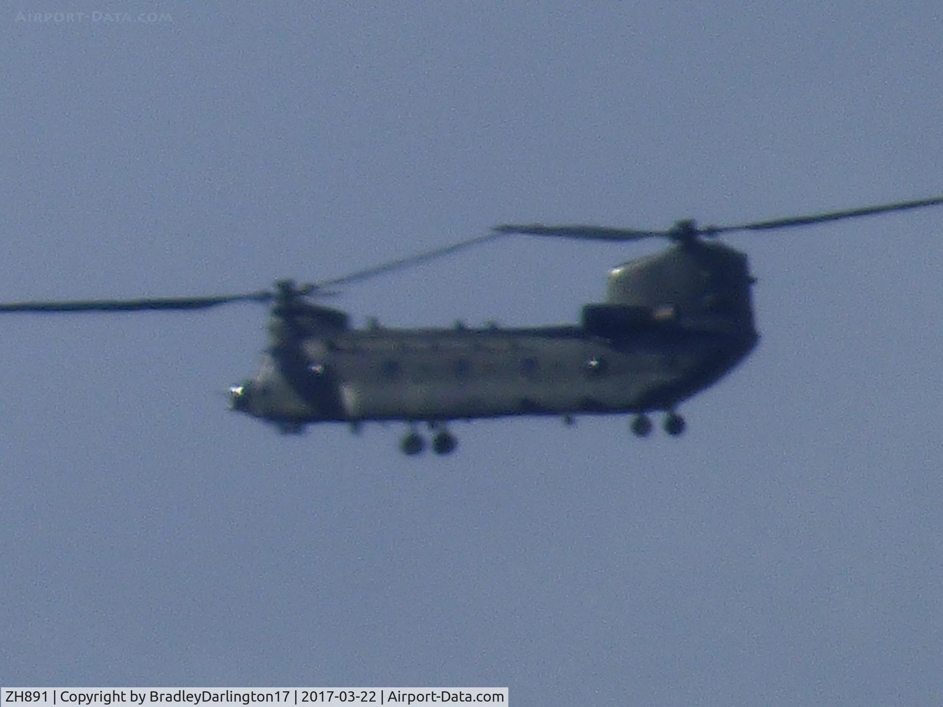 ZH891, 1997 Boeing Chinook HC.6A C/N M4454, Royal Air Force Chinook over the moors